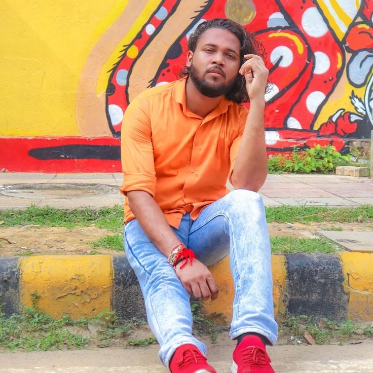 Milan Rao, Client Relations Director, discussing corporate gifting strategy with business clients